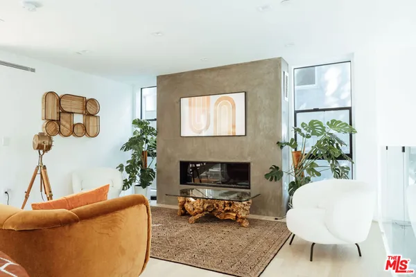 $20,000 | 115 Park Place, Venice, CA 90291