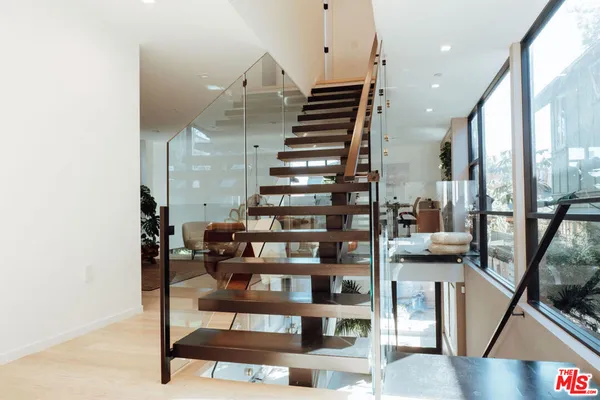 $20,000 | 115 Park Place, Venice, CA 90291