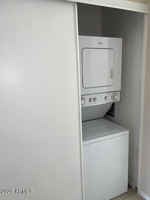 1827 East Kirkland Lane, Unit D Tempe, AZ 85288 - Photo 13 of 21 a utility room with dryer and washer