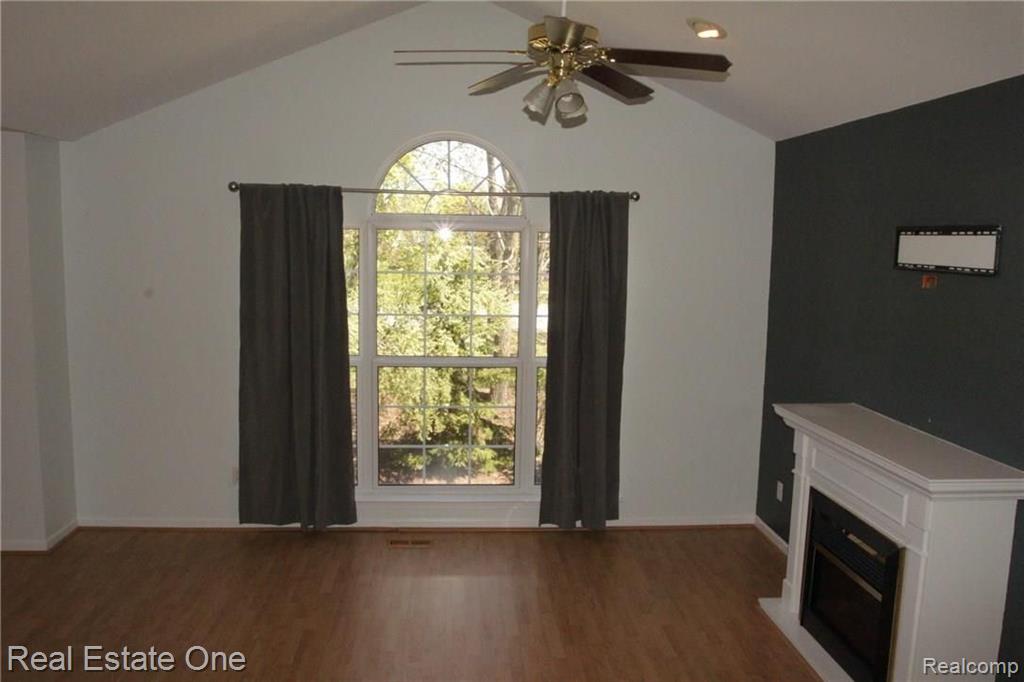 1654 Deepwood Circle Rochester, MI 48307 - Photo 10 of 16