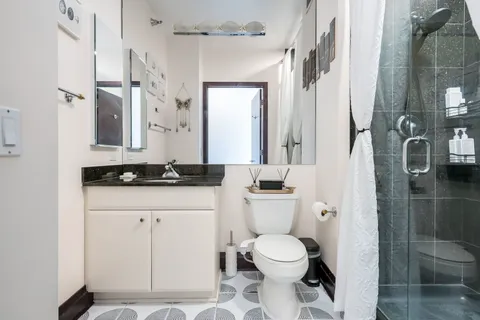 $445,000 | 33 West Ontario Street, Unit 47A, Chicago, IL 60654