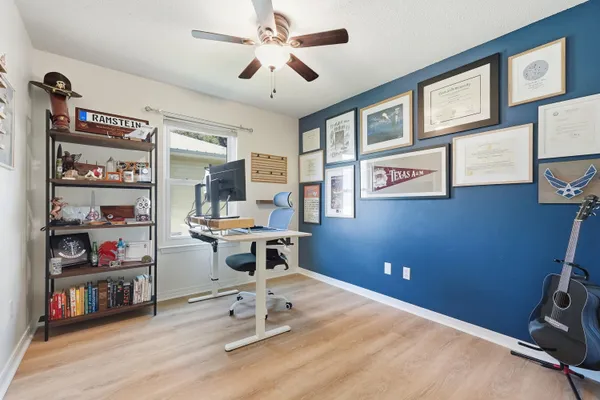 $315,000 | 986 John Wayne Circle, Fort Walton Beach, FL 32547