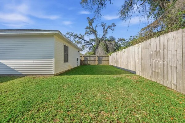 $315,000 | 986 John Wayne Circle, Fort Walton Beach, FL 32547