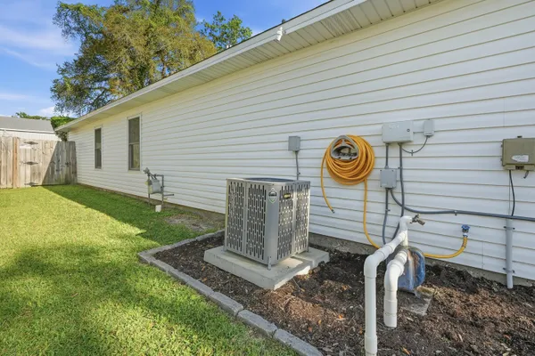 $315,000 | 986 John Wayne Circle, Fort Walton Beach, FL 32547