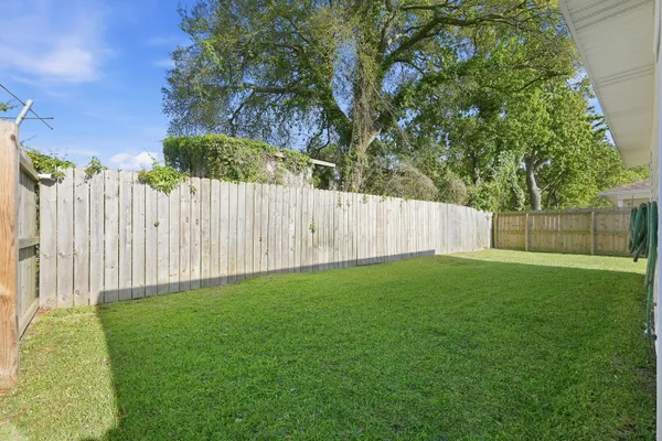 $315,000 | 986 John Wayne Circle, Fort Walton Beach, FL 32547