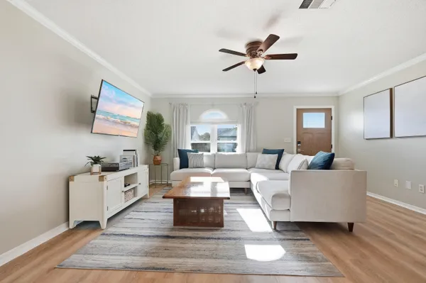 $315,000 | 986 John Wayne Circle, Fort Walton Beach, FL 32547