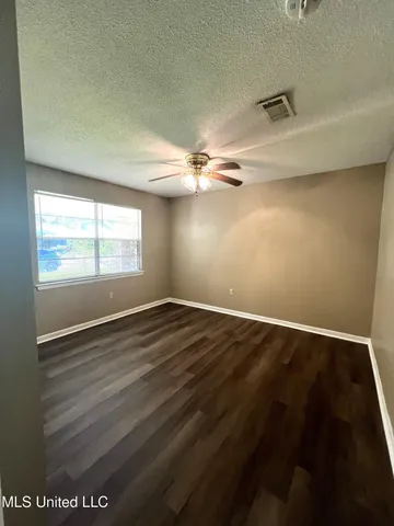 $1,450 | 101 South Kern Drive, Gulfport, MS 39503