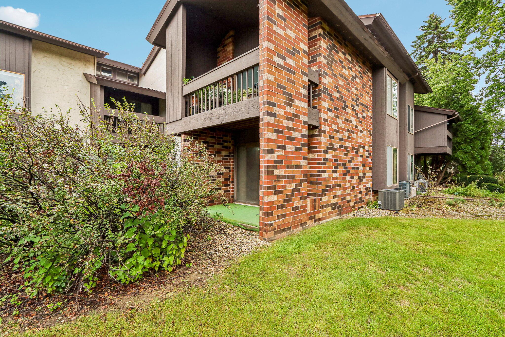 2240 Good Hope Road, Unit 30 Glendale, WI 53209 - Photo 30 of 35 31-web-or-mls-Good Hope Rd-S1609-031