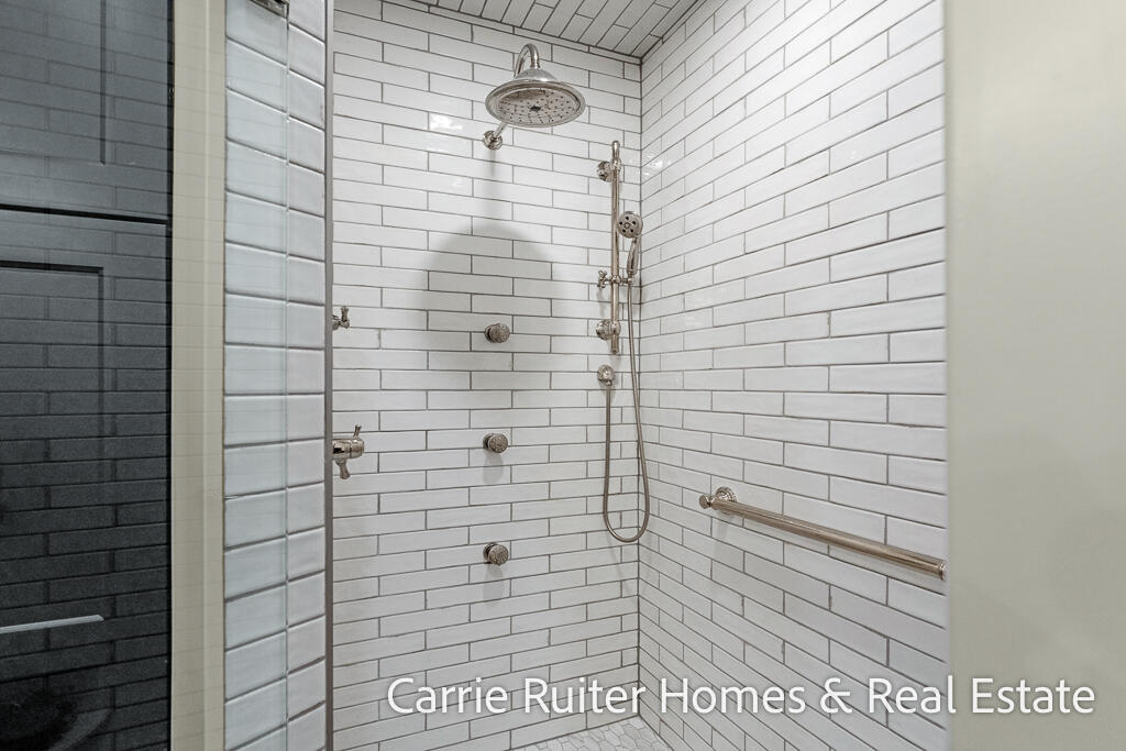 16919 Landing Lane Spring Lake, MI 49456 - Photo 36 of 66 16919LandingLn-43LoRes