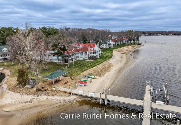 $788,000 | 16919 Landing Lane, Spring Lake, MI 49456