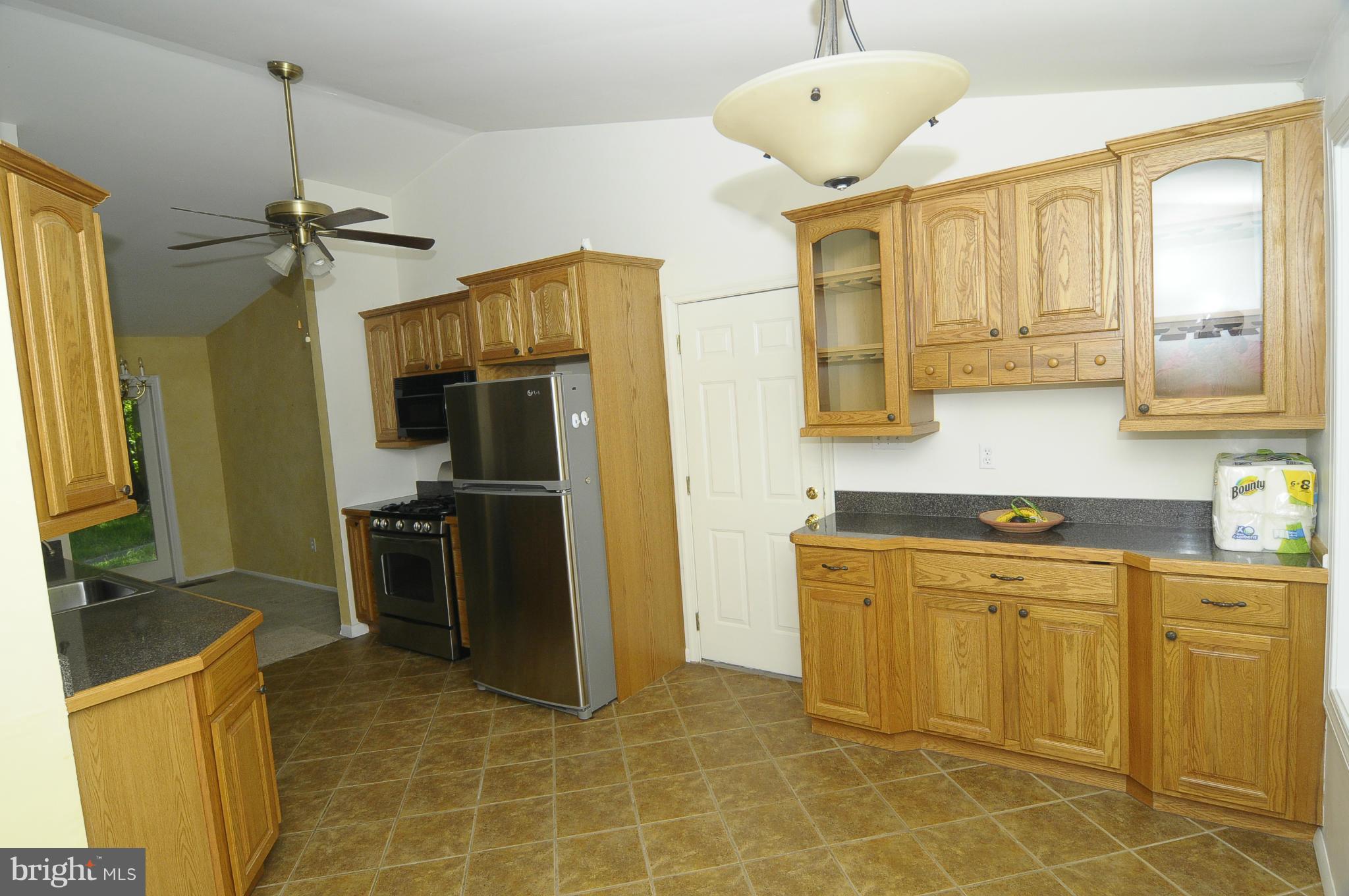 14321 Piccadilly Road Silver Spring, MD 20906 - Photo 4 of 30 Kitchen