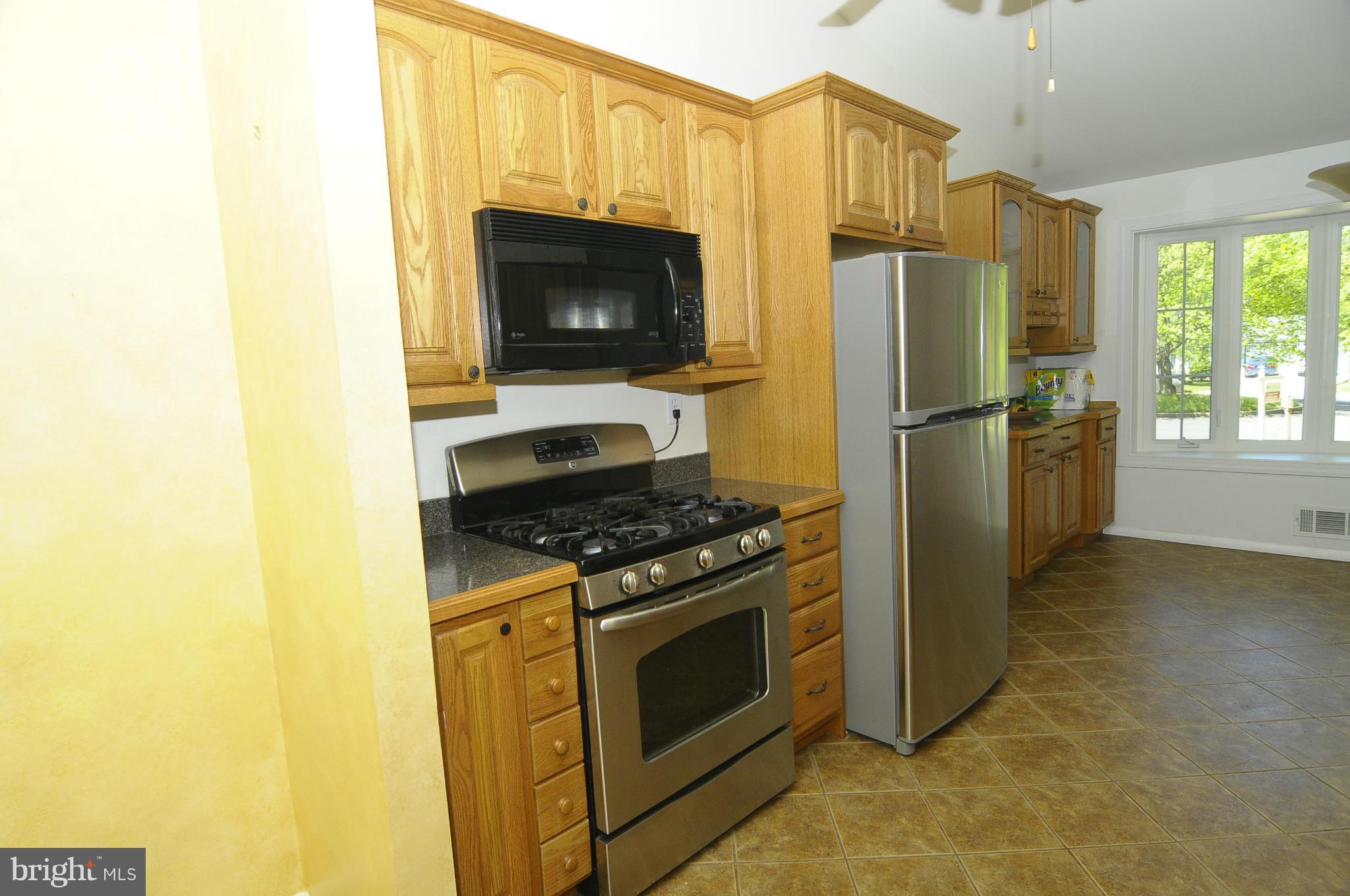 14321 Piccadilly Road Silver Spring, MD 20906 - Photo 6 of 30 Kitchen