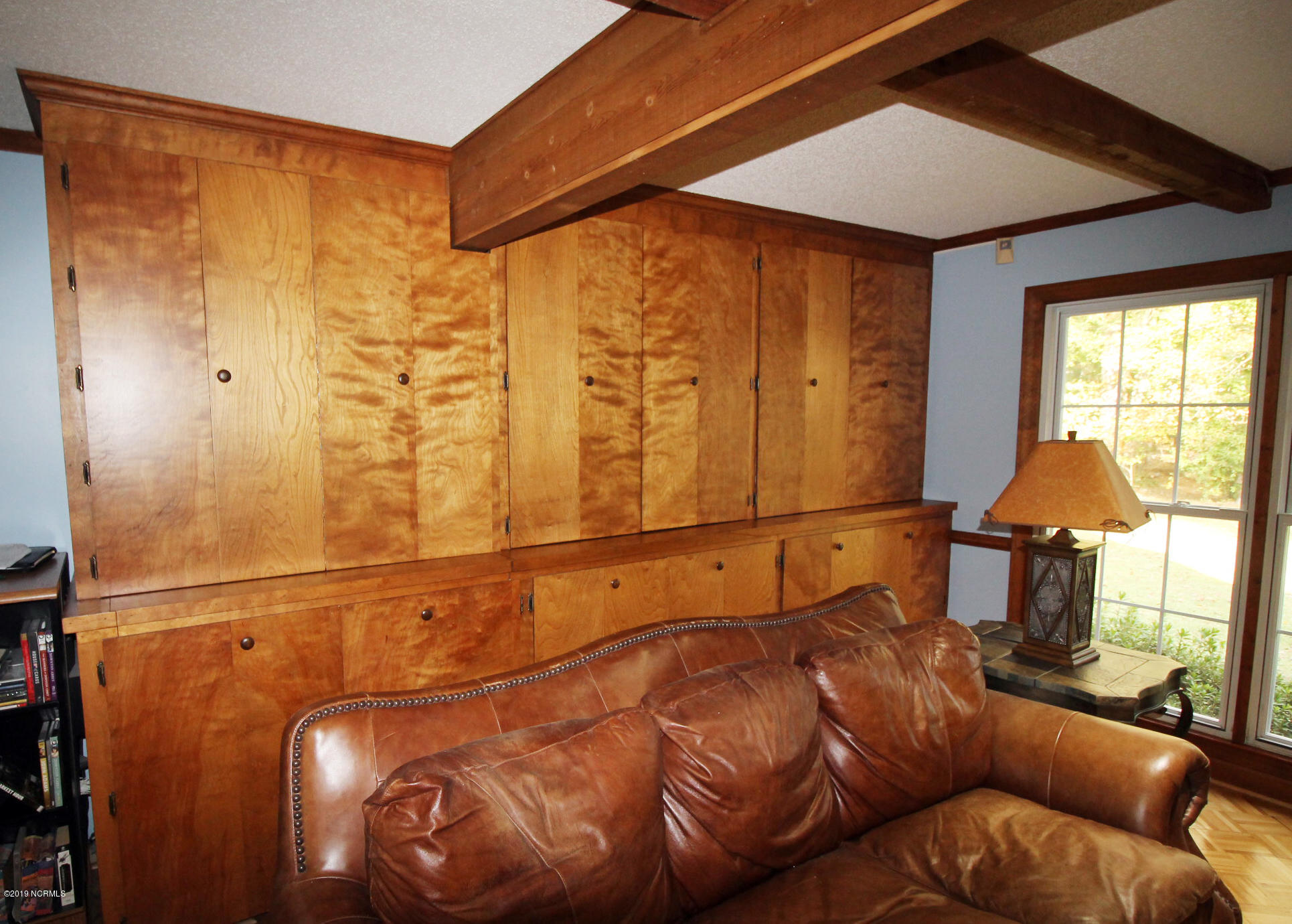 110 South Reed Drive Washington, NC 27889 - Photo 12 of 43 8 FR built-ins