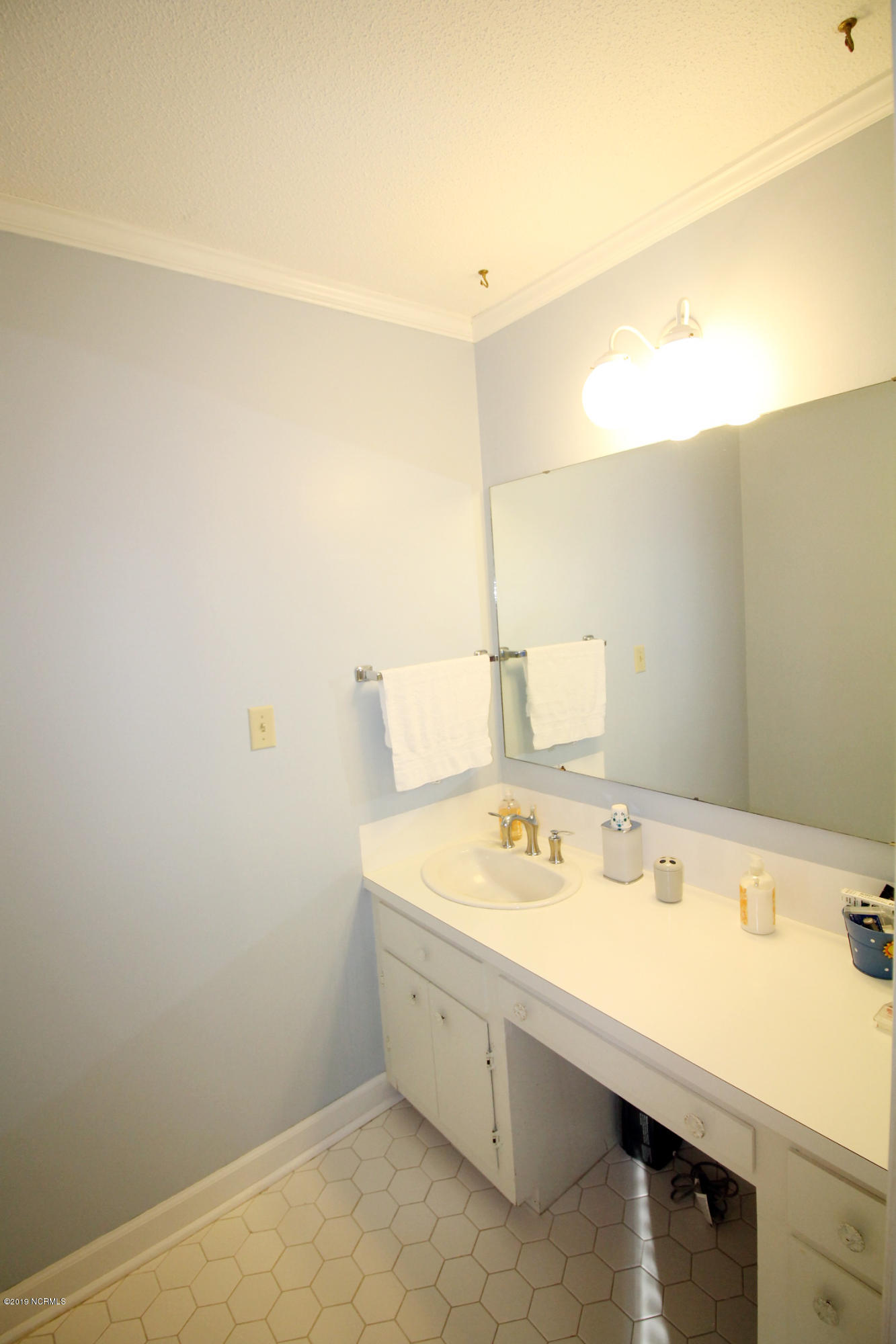 110 South Reed Drive Washington, NC 27889 - Photo 25 of 43 11.2 second BR bath