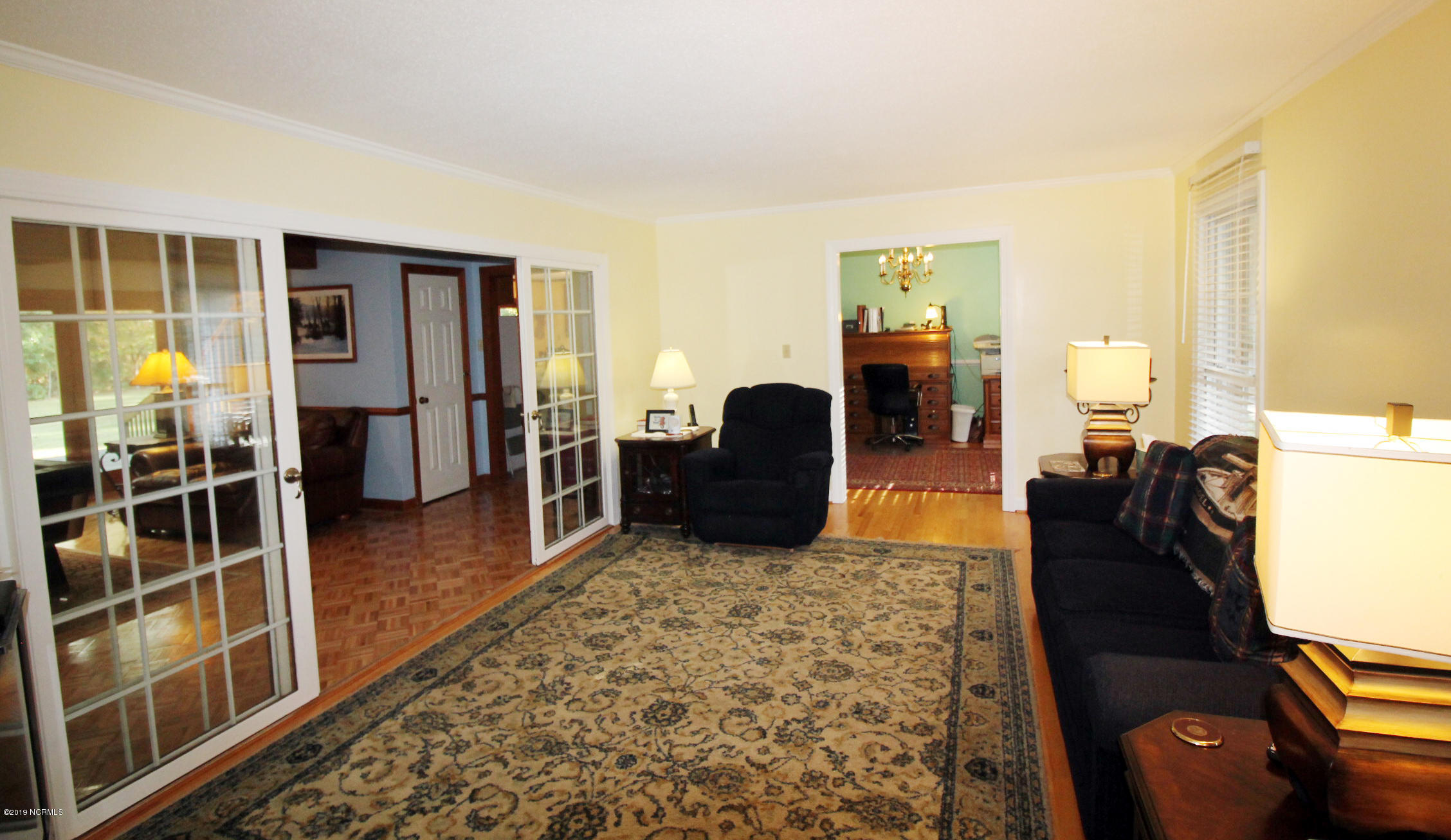 110 South Reed Drive Washington, NC 27889 - Photo 8 of 43 6 living room