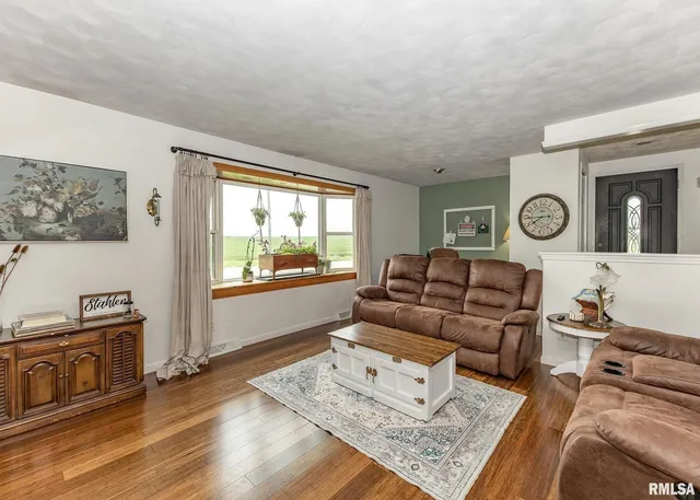 $280,000 | 11696 Co Highway 19, Cambridge, IL 61238