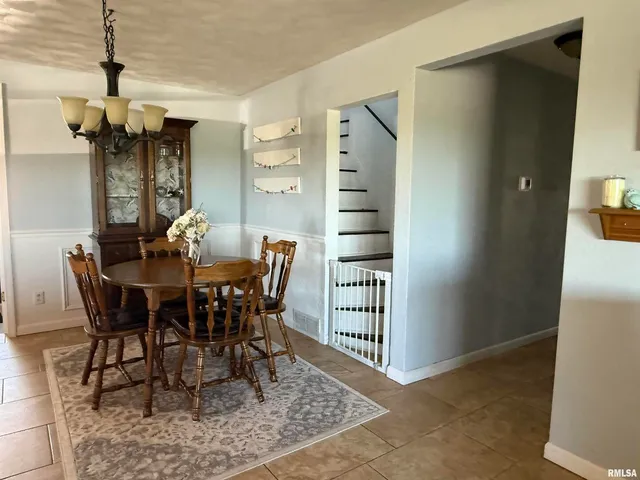 $280,000 | 11696 Co Highway 19, Cambridge, IL 61238