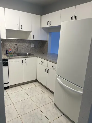 $1,950 | 1900 West 68th Street, Unit F307, Hialeah, FL 33014