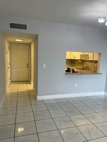 $1,950 | 1900 West 68th Street, Unit F307, Hialeah, FL 33014