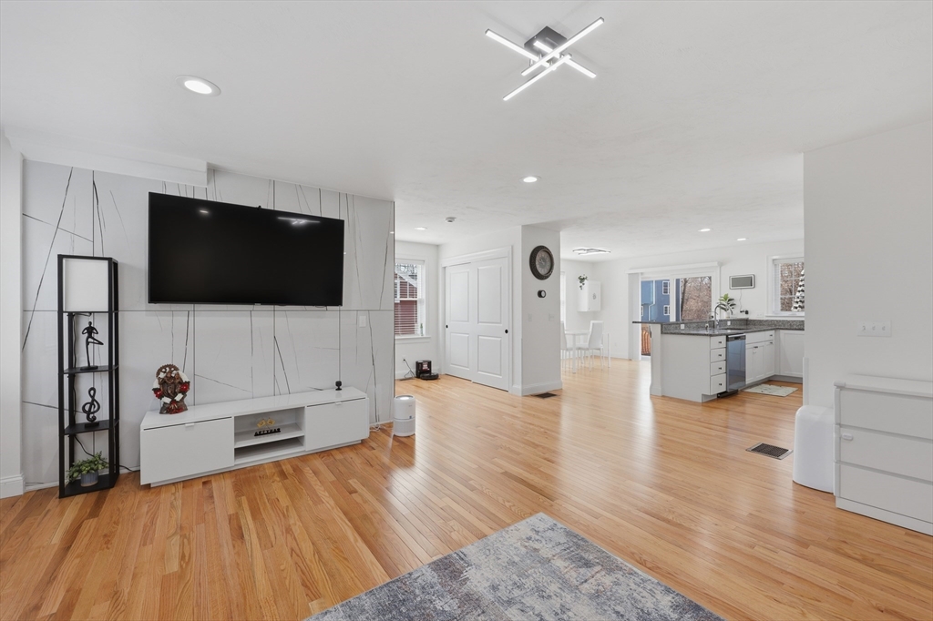 670 Burncoat Street, Unit A Worcester, MA 01606 - Photo 6 of 37