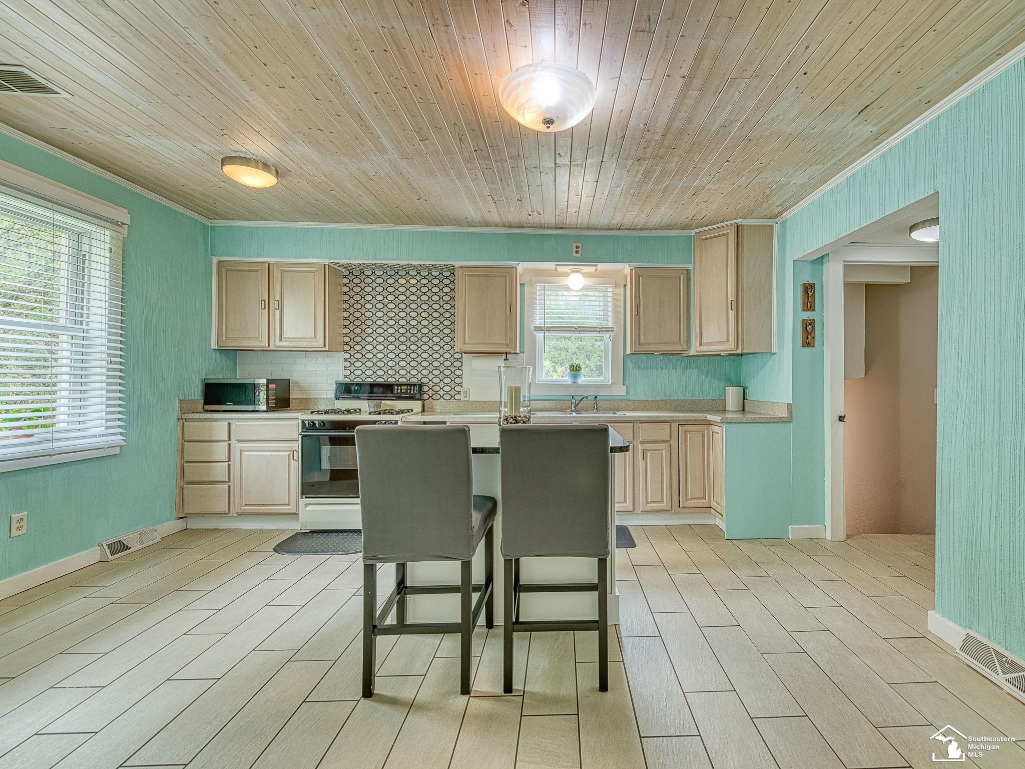 9320 Douglas Road Temperance, MI 48182 - Photo 13 of 46