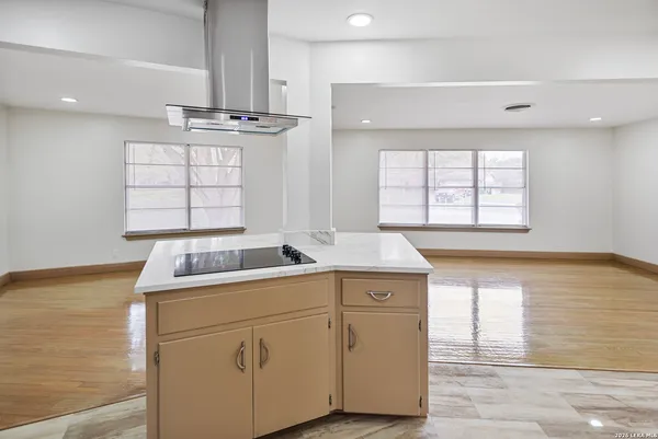 $3,500 | 351 Northridge Drive, San Antonio, TX 78209