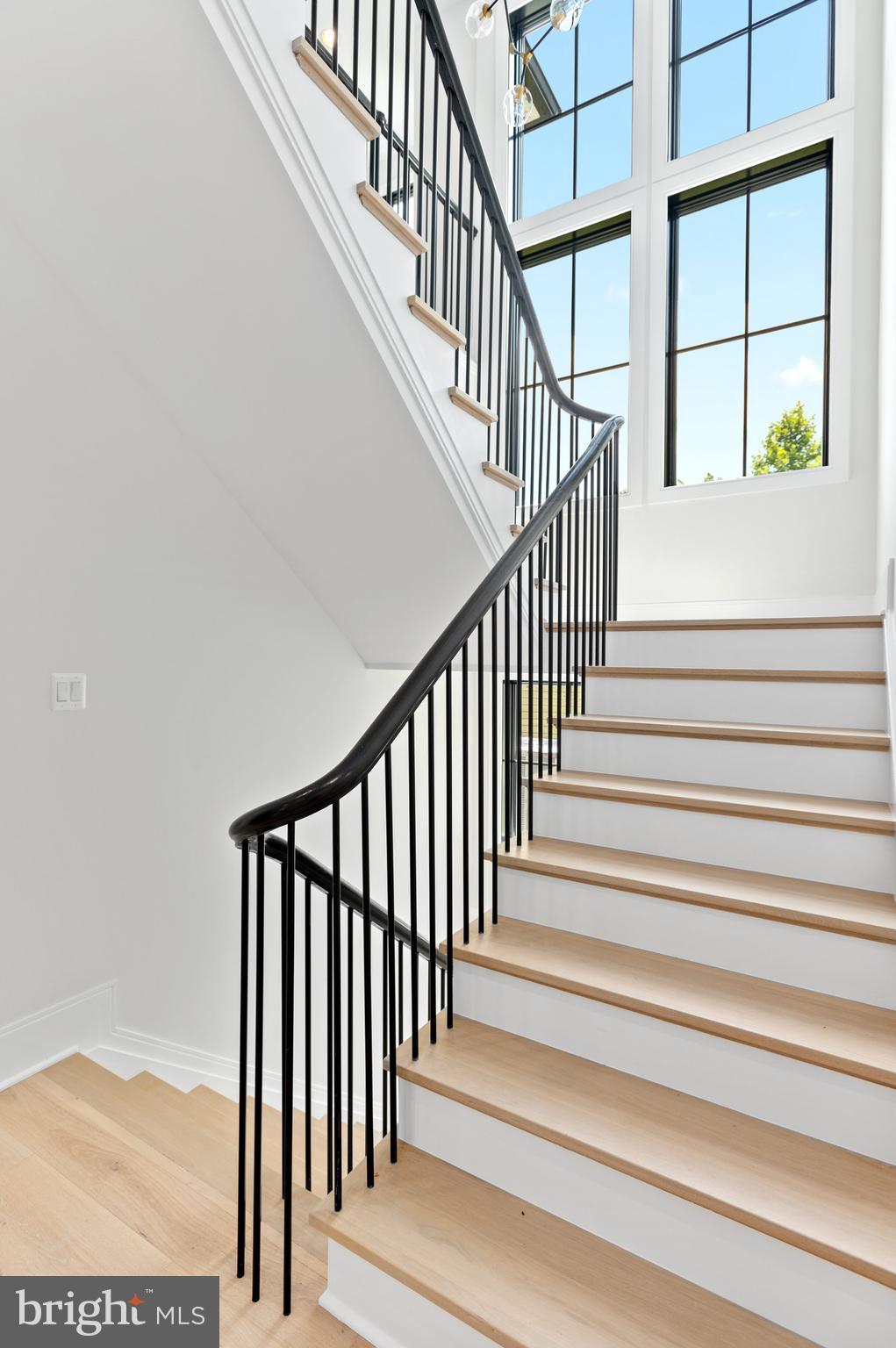 5820 Lenox Road Bethesda, MD 20817 - Photo 19 of 52