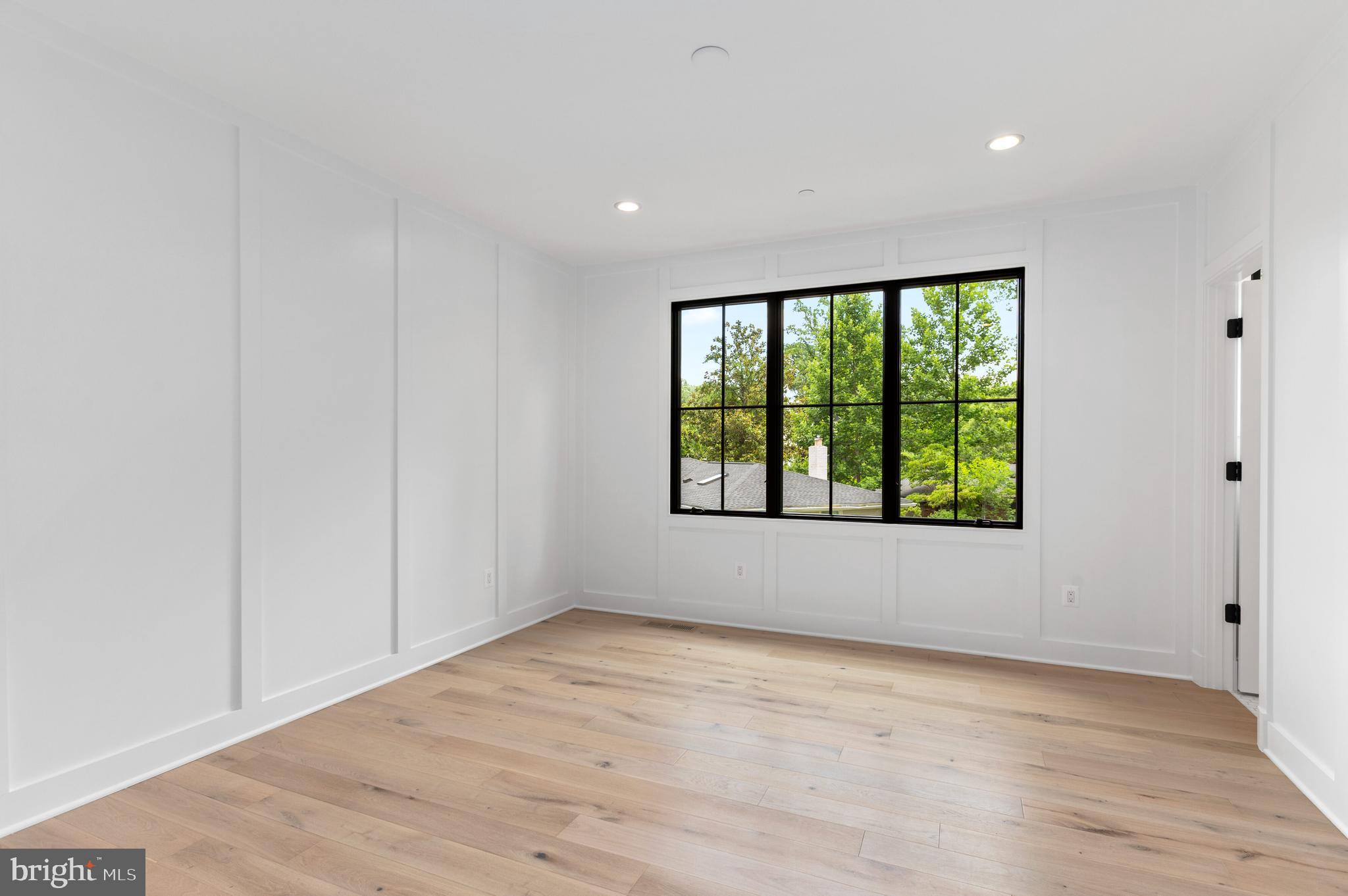 5820 Lenox Road Bethesda, MD 20817 - Photo 29 of 52