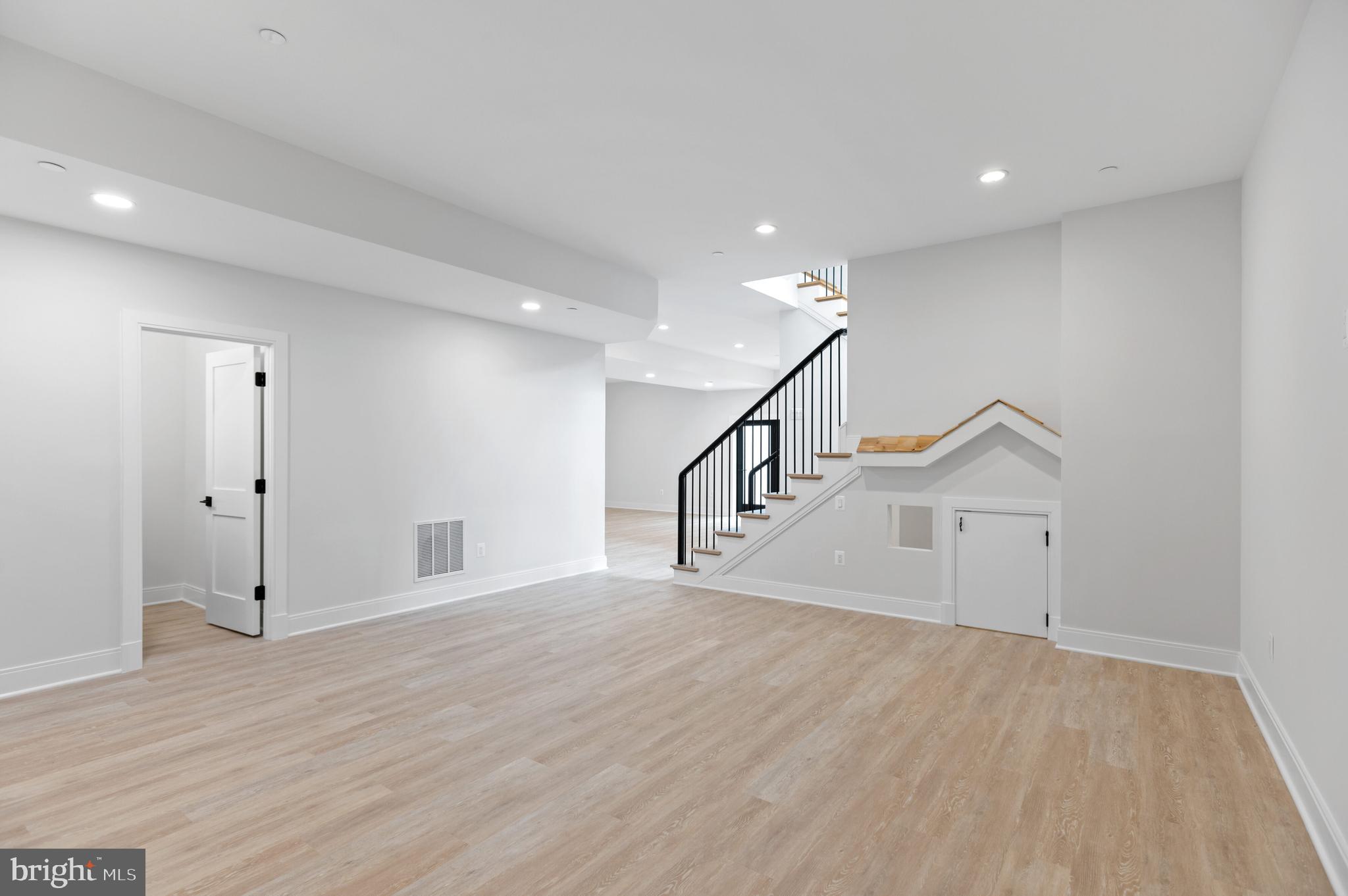 5820 Lenox Road Bethesda, MD 20817 - Photo 36 of 52