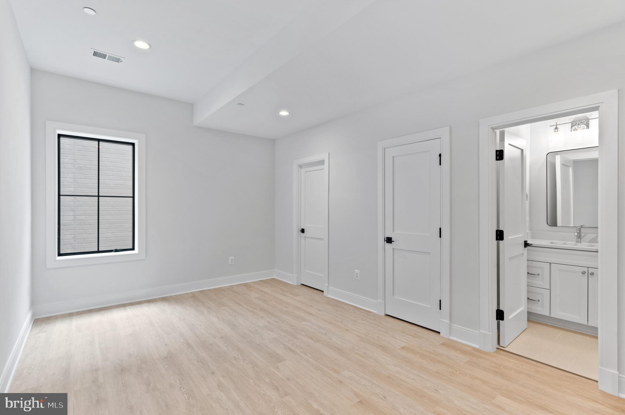 5820 Lenox Road Bethesda, MD 20817 - Photo 38 of 52