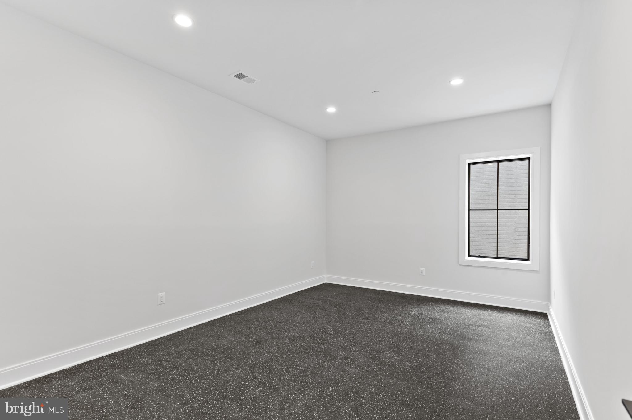 5820 Lenox Road Bethesda, MD 20817 - Photo 40 of 52