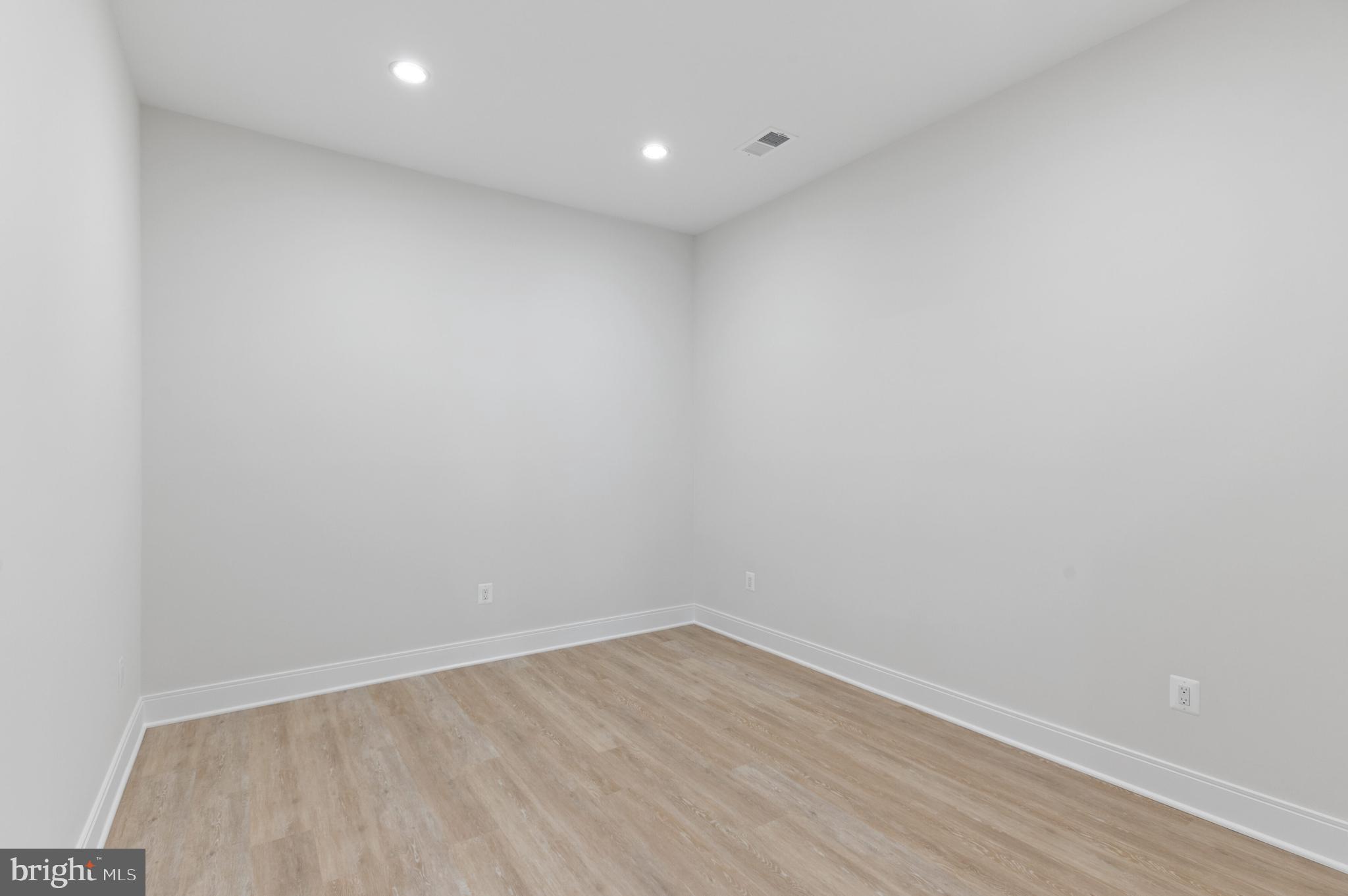 5820 Lenox Road Bethesda, MD 20817 - Photo 41 of 52