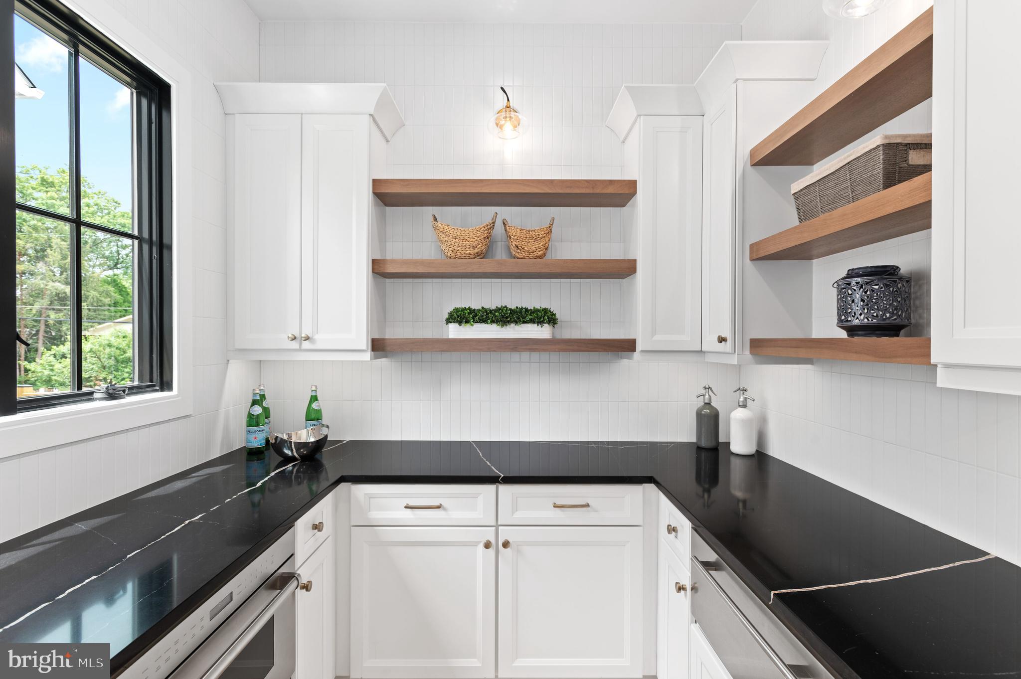 5820 Lenox Road Bethesda, MD 20817 - Photo 6 of 52