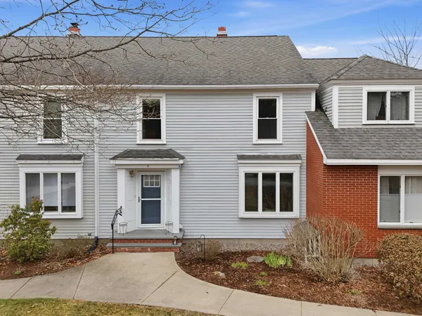 $400,000 | 4 Mill Falls Road, Unit 4, Pembroke, NH 03275