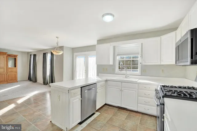 $299,900 | 155 Abbey Drive, Mount Wolf, PA 17347