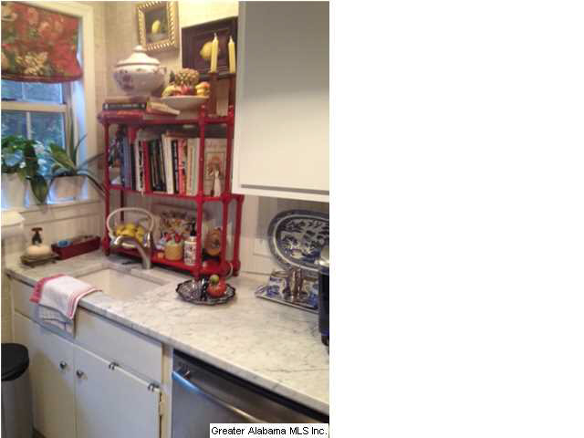 208 Fox Hall Road Birmingham, AL 35213 - Photo 6 of 15
