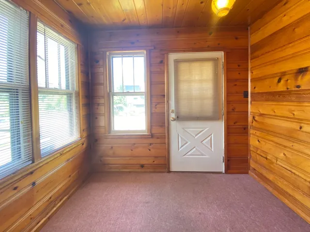 $2,000 | 307 Elgin Avenue, East Dundee, IL 60118