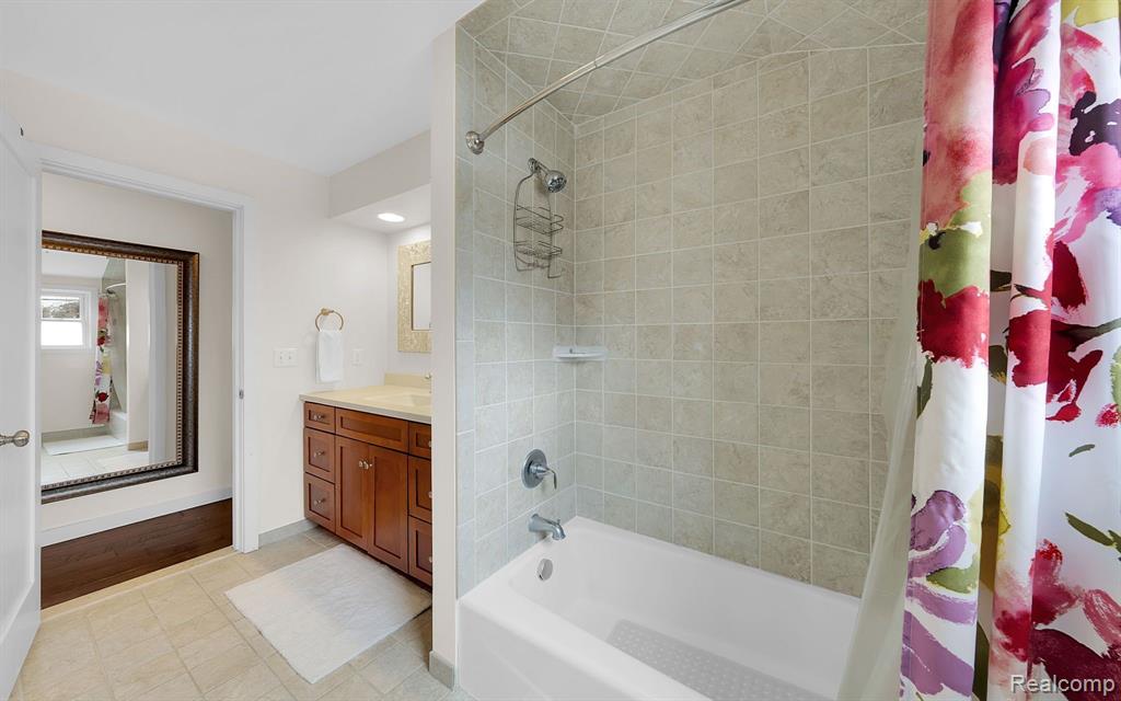 2763 West Avon Road Rochester Hills, MI 48309 - Photo 28 of 45