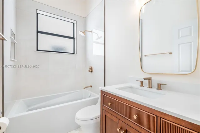 $3,700 | 3550 West 86th Terrace, Unit 3550, Hialeah, FL 33018