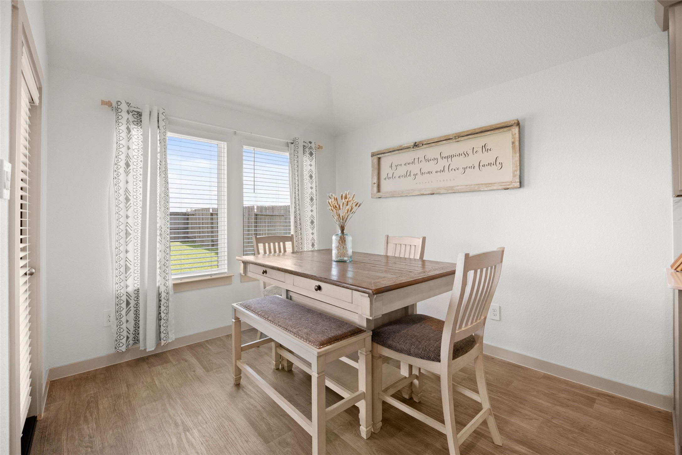 1134 Della Lane Rosharon, TX 77583 - Photo 12 of 31 Breakfast nook