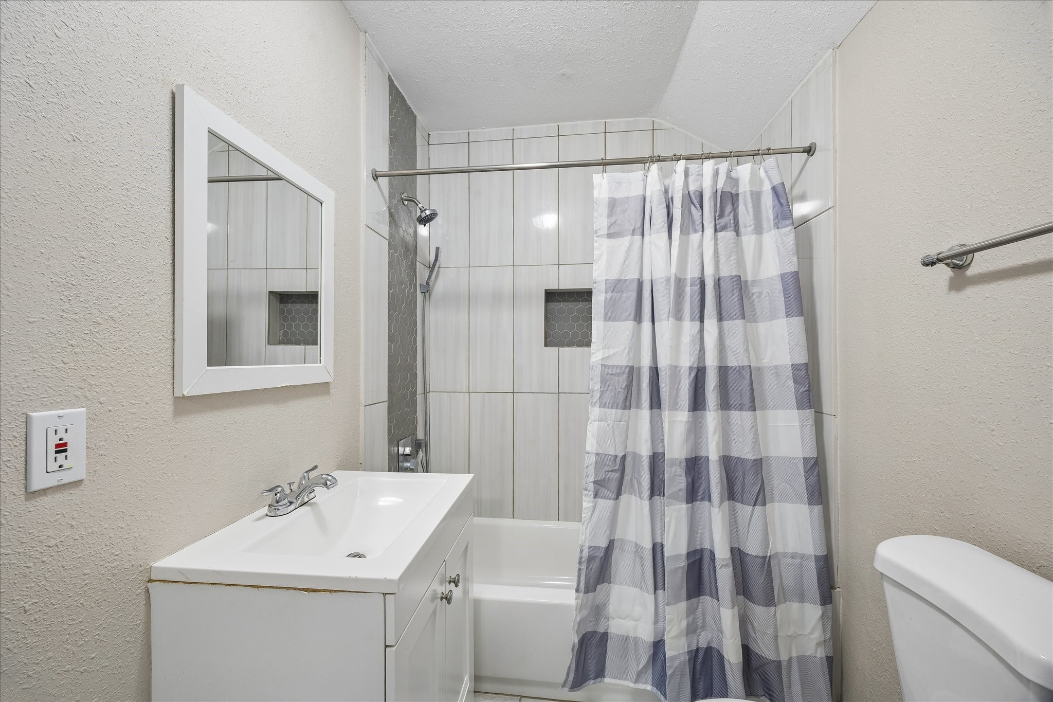 3817 Palm Street Houston, TX 77004 - Photo 12 of 15 a bathroom with a sink toilet and shower