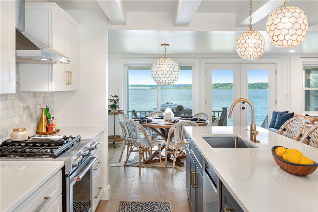 376 East Shore Road Jamestown, RI 02835 - Photo 13 of 37