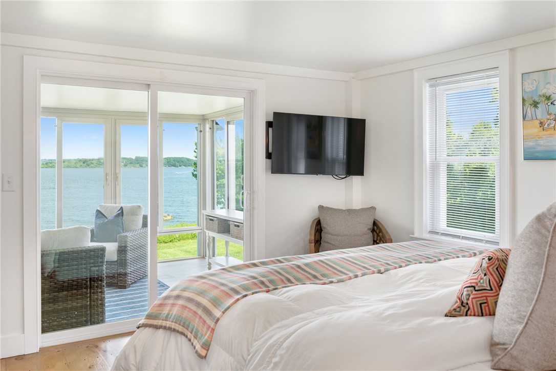 376 East Shore Road Jamestown, RI 02835 - Photo 20 of 37