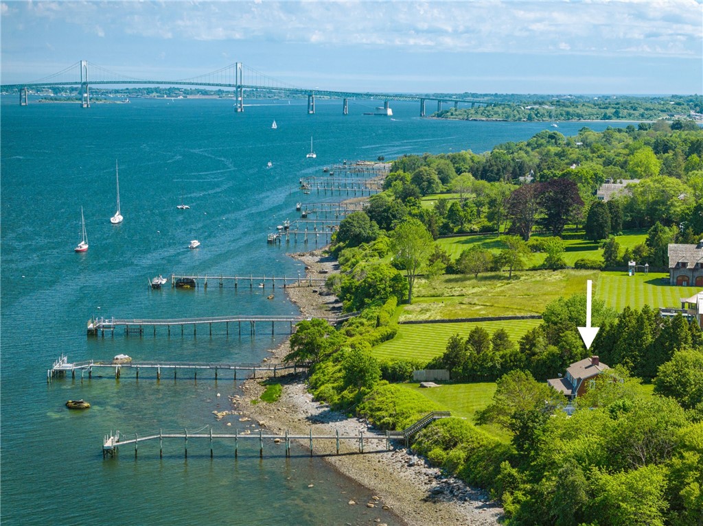 376 East Shore Road Jamestown, RI 02835 - Photo 4 of 37