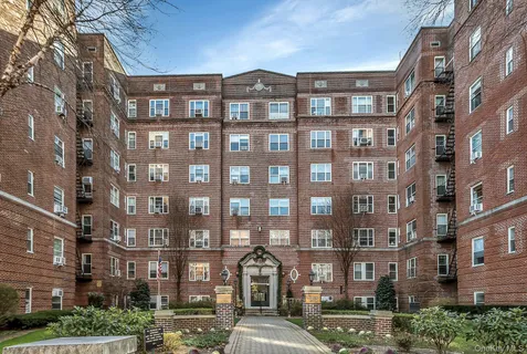 $278,000 | 113-14 72nd Road, Unit 3D | Forest Hills