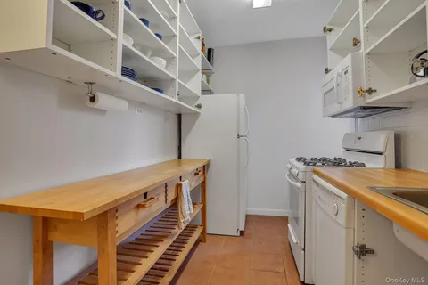 $278,000 | 113-14 72nd Road, Unit 3D | Forest Hills