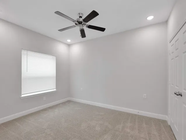 $1,395 | 430 Schmidt Road, Unit B4, Sealy, TX 77474