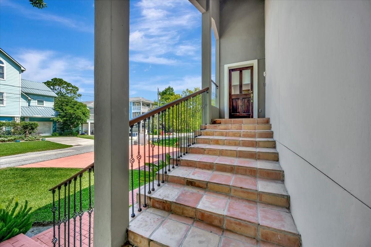 112 Oak Road Clear Lake Shores, TX 77565 - Photo 6 of 41 SALTILLO TILED APPROACH TO THE ENTRY.