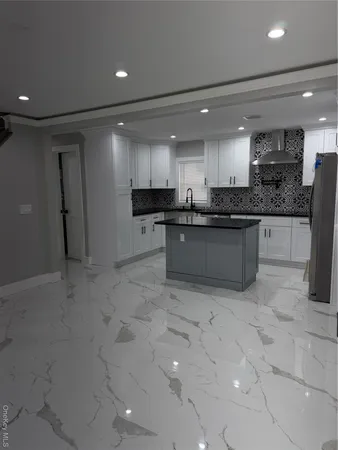 $5,500 | 51 Osprey Place, Massapequa, NY 11758