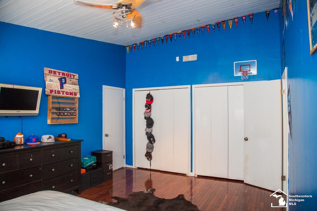 10506 Reeck Road Allen Park, MI 48101 - Photo 50 of 98 31342138-49.JPG